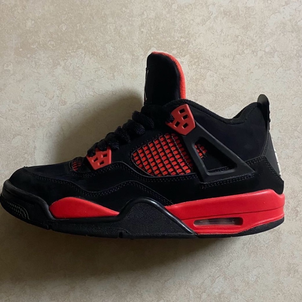 Jordan size 7Y